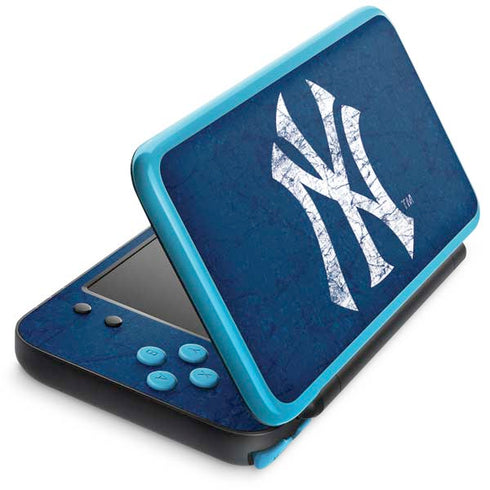 MLB New York Yankees - Solid Distressed Nintendo 2DS XL (2017) Skin